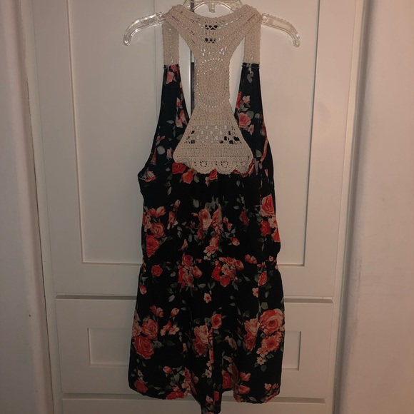 Forever 21 Floral Romper size Small - Picture 4 of 5